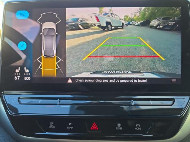 Photo of 2021 Glacier White Metallic/Black Roof Volkswagen ID.4