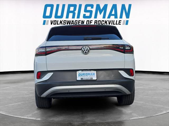 Photo of 2021 Glacier White Metallic/Black Roof Volkswagen ID.4