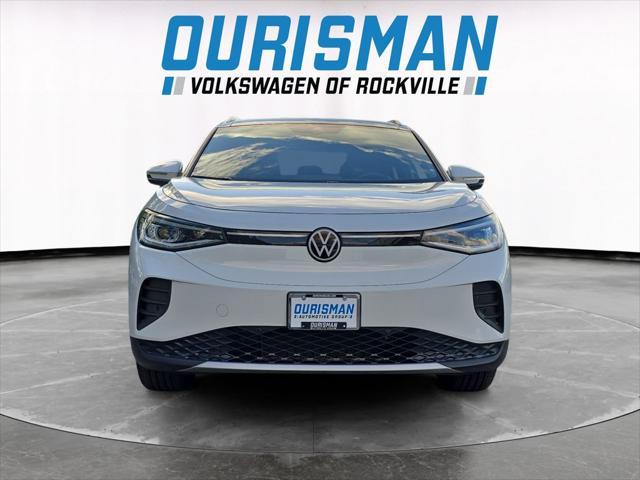 Photo of 2021 Glacier White Metallic/Black Roof Volkswagen ID.4