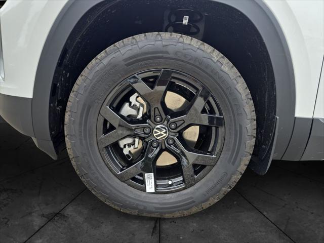 Photo of 2025 Pure White Volkswagen Atlas