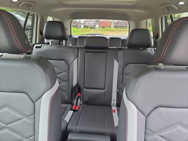 Photo of 2025 Pure White Volkswagen Atlas