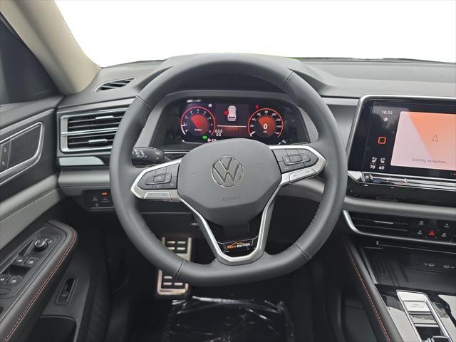 Photo of 2025 Pure White Volkswagen Atlas