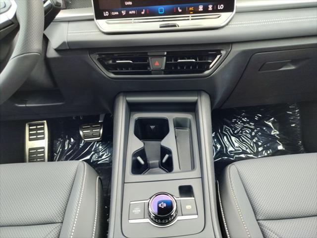 Photo of 2025 Sandstone Volkswagen Tiguan