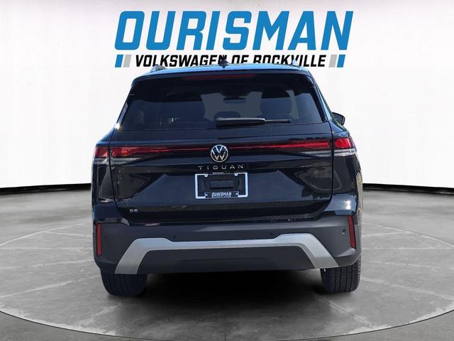 Photo of 2025 Deep Black Pearl Volkswagen Tiguan