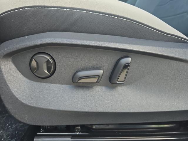 Photo of 2025 Silver Metallic Volkswagen Taos