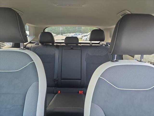 Photo of 2025 Silver Metallic Volkswagen Taos