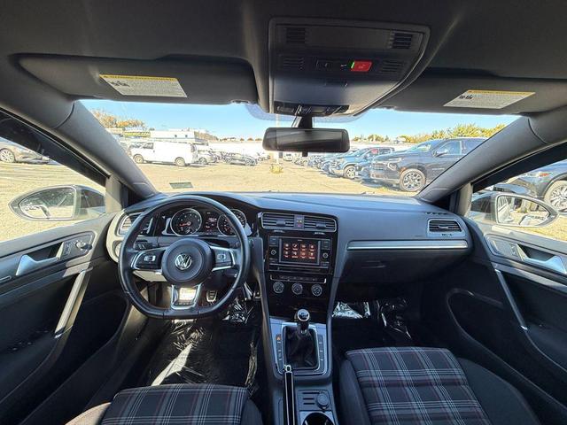 Photo of 2023 Silver Mist Metallic Volkswagen ID.4