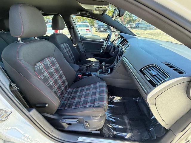 Photo of 2023 Silver Mist Metallic Volkswagen ID.4