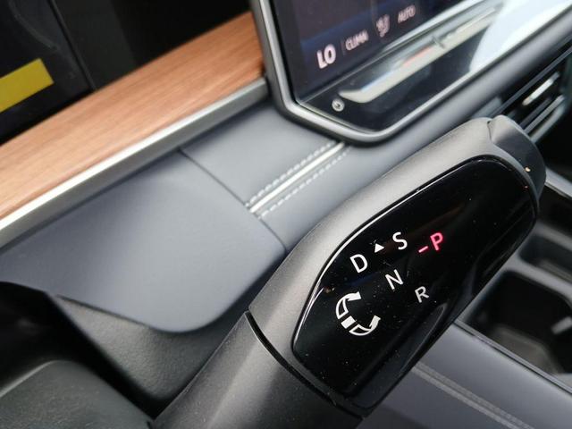 Photo of 2025 White Pearl Volkswagen Tiguan