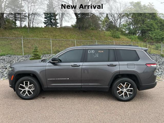 Photo of 2024 Baltic Gray Metallic Clearcoat Jeep Grand Cherokee L
