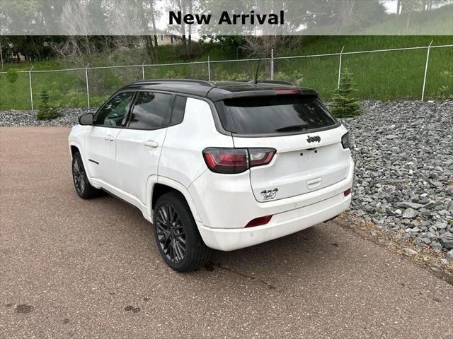 Photo of 2022 Bright White Clearcoat Jeep Compass