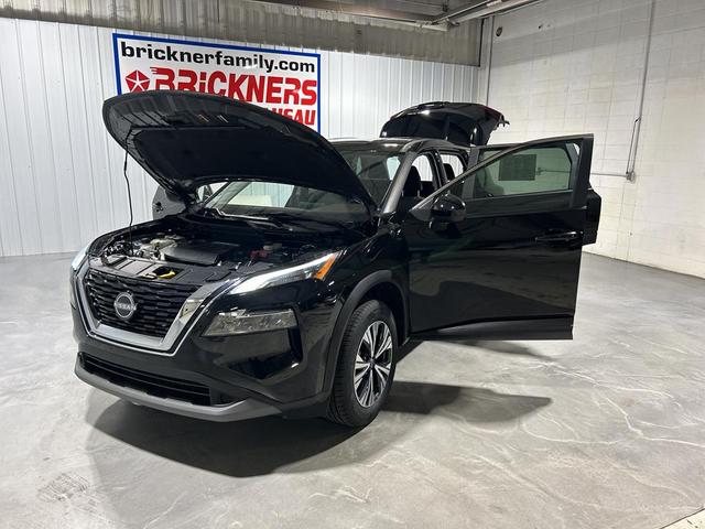 Photo of 2023 Super Black Nissan Rogue