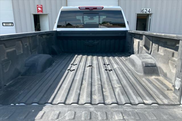 Photo of 2020 Iridescent Pearl Tricoat Chevrolet Silverado 3500