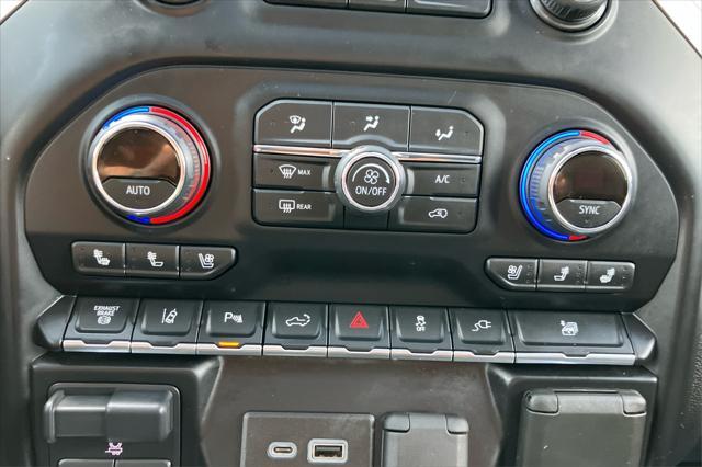 Photo of 2020 Iridescent Pearl Tricoat Chevrolet Silverado 3500