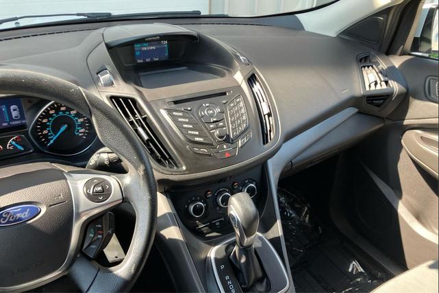Photo of 2013 Oxford White Ford Escape