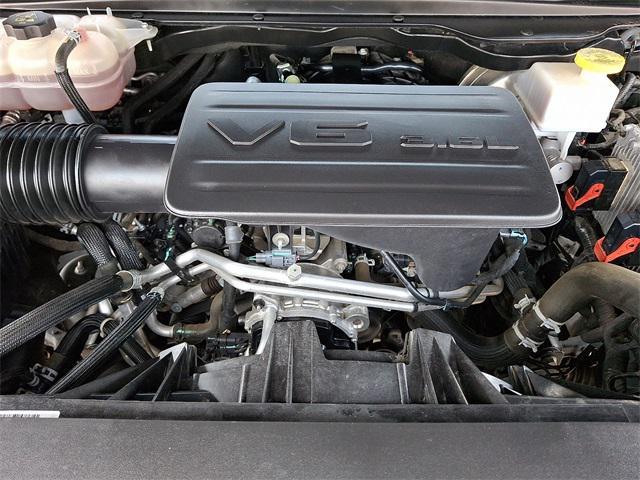 Photo of 2022 Diamond Black Crystal Pearlcoat RAM 1500