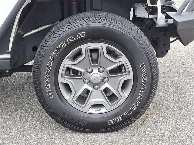 Photo of 2018 Bright White Clearcoat Jeep Wrangler JK Unlimited