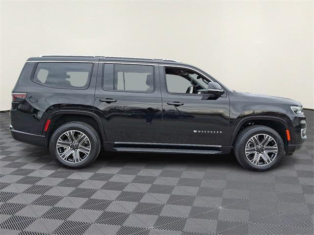Photo of 2025 Diamond Black Crystal Pearlcoat Jeep Wagoneer