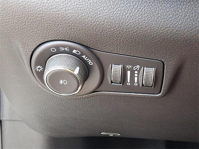 Photo of 2024 Bright White Clearcoat Jeep Compass