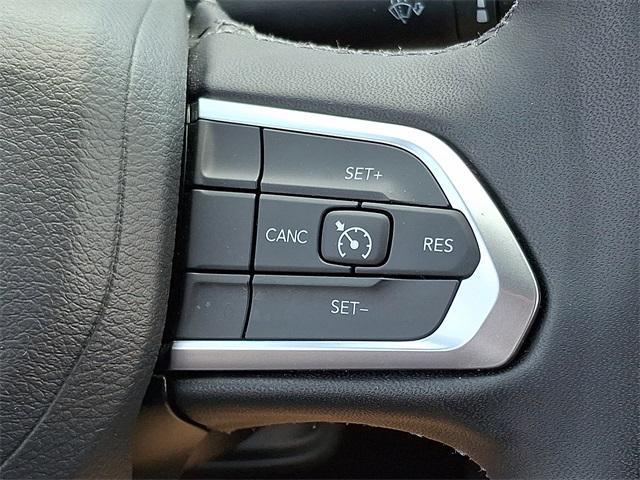Photo of 2024 Bright White Clearcoat Jeep Compass