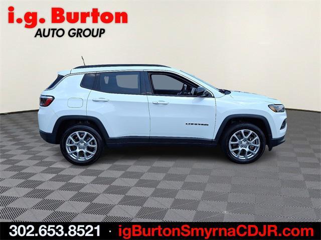 Photo of 2024 Bright White Clearcoat Jeep Compass