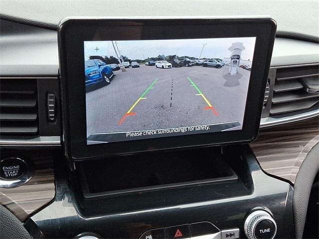 Photo of 2023 Gray Metallic Ford Explorer