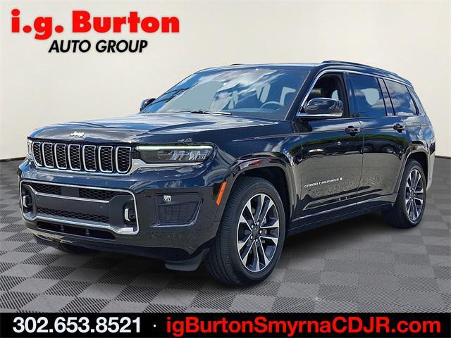 Photo of 2025 Diamond Black Crystal Pearlcoat Jeep Grand Cherokee L
