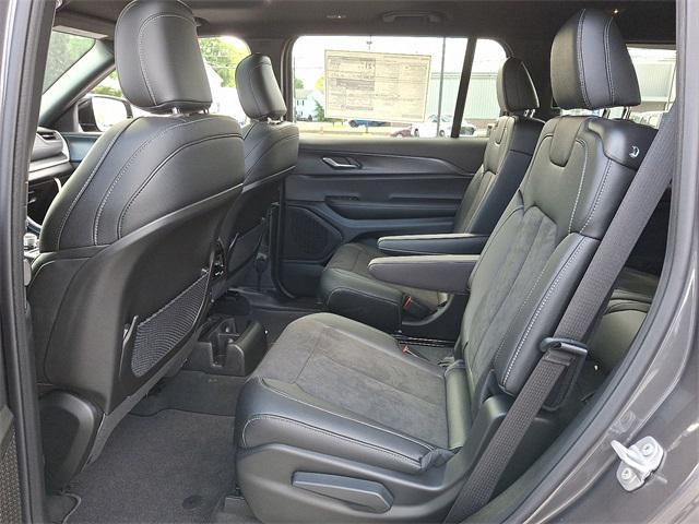 Photo of 2025 Baltic Gray Metallic Clearcoat Jeep Grand Cherokee L