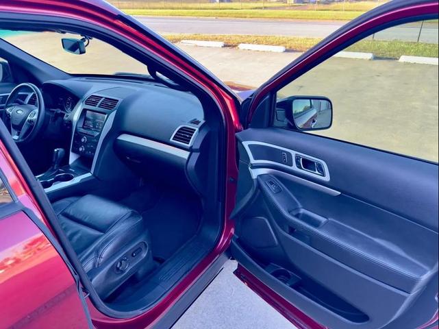 Photo of 2015 Ruby Red Metallic Tinted Clearcoat Ford Explorer