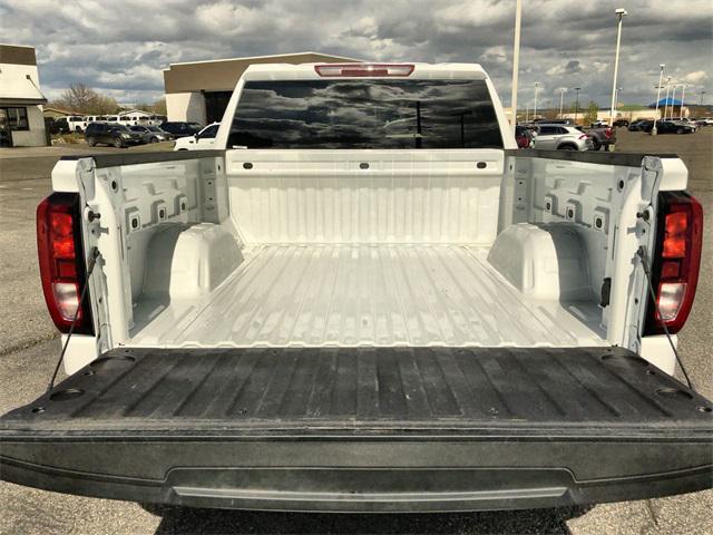 Photo of 2024 Summit White GMC Sierra 1500