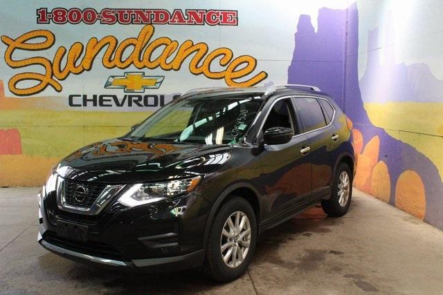 Photo of 2020 Magnetic Black Pearl Nissan Rogue