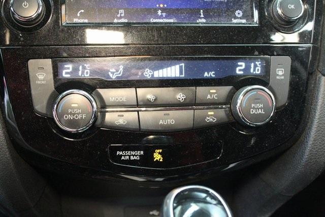 Photo of 2020 Magnetic Black Pearl Nissan Rogue