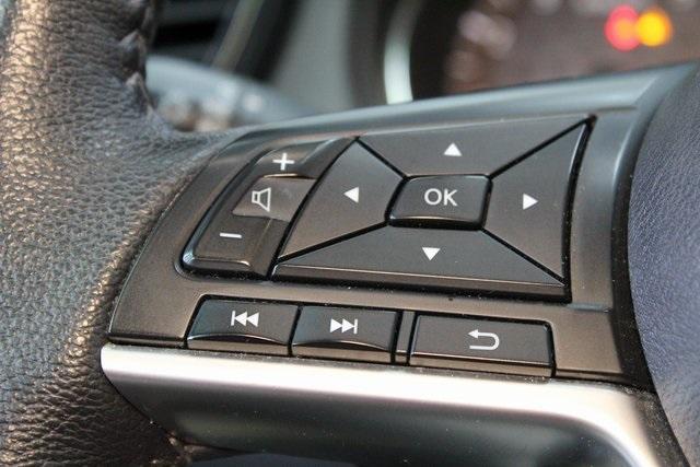 Photo of 2020 Magnetic Black Pearl Nissan Rogue