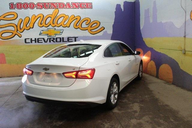 Photo of 2022 Summit White Chevrolet Malibu