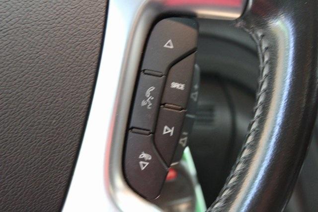 Photo of 2017 Iridescent Pearl Tricoat Chevrolet Traverse