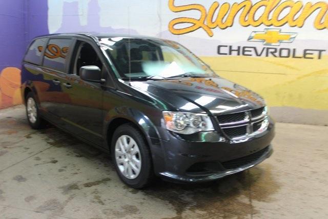 Photo of 2019 Brilliant Black Crystal Pearlcoat Dodge Grand Caravan