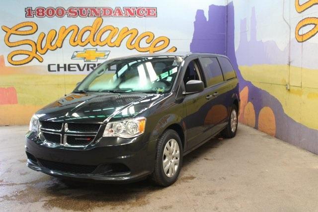 Photo of 2019 Brilliant Black Crystal Pearlcoat Dodge Grand Caravan