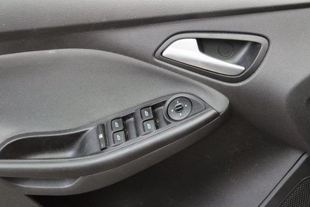 Photo of 2013 Tuxedo Black Ford Focus