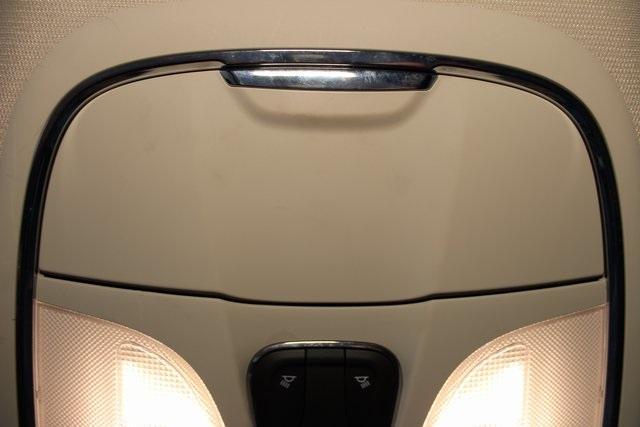 Photo of 2016 Bright White Clearcoat Jeep Cherokee