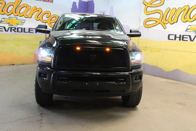 Photo of 2017 Brilliant Black Crystal Pearlcoat RAM 2500