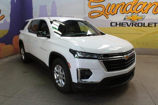 Photo of 2023 Summit White Chevrolet Traverse