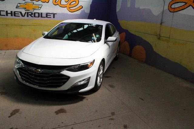 Photo of 2022 Summit White Chevrolet Malibu