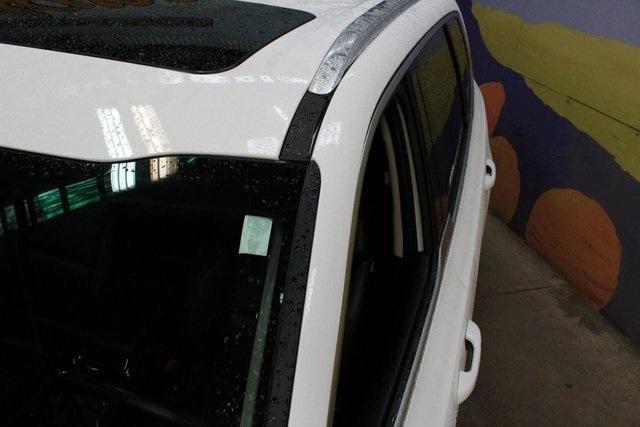 Photo of 2023 Glacial White Pearl Kia Telluride