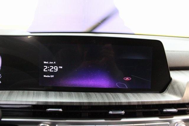 Photo of 2023 Glacial White Pearl Kia Telluride