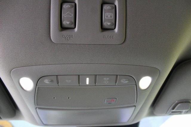 Photo of 2020 Pearl White Tri-Coat Nissan Murano
