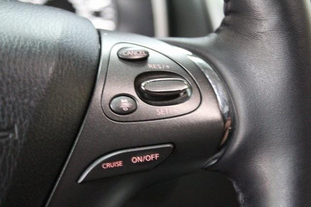 Photo of 2020 Pearl White Tri-Coat Nissan Murano