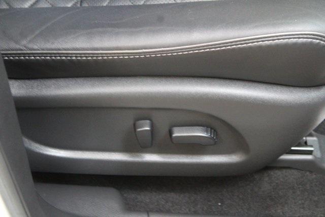 Photo of 2020 Pearl White Tri-Coat Nissan Murano