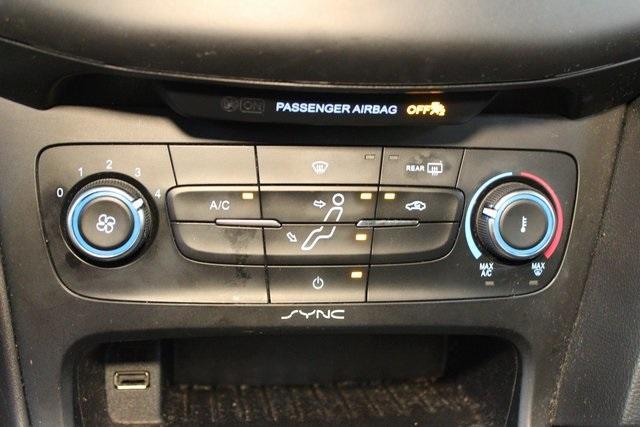 Photo of 2018 Oxford White Ford Focus