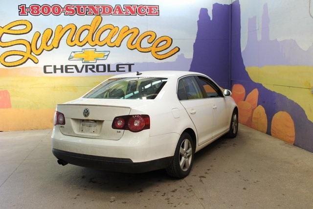Photo of 2009 White Volkswagen Jetta