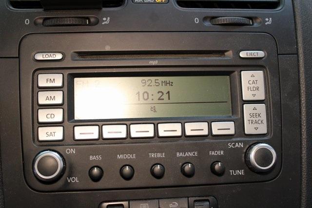 Photo of 2009 White Volkswagen Jetta
